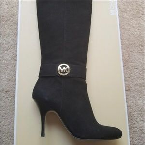 Michael Kors Black Suede boots 👢